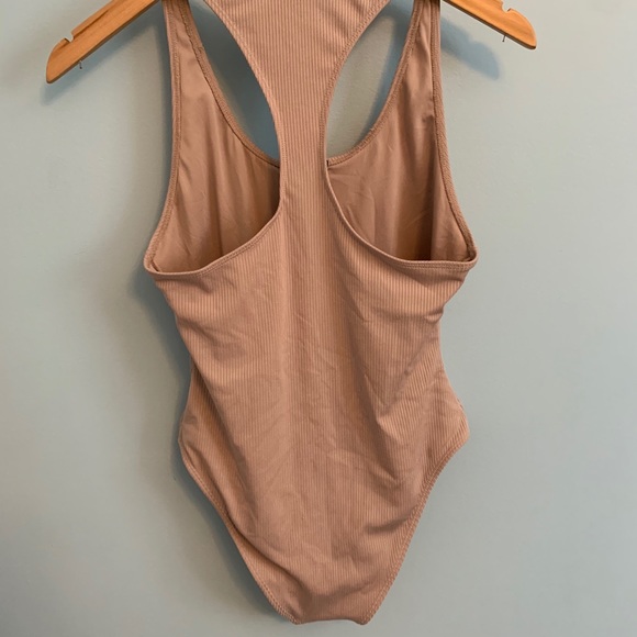 One piece bathing suit - Picture 3 of 3